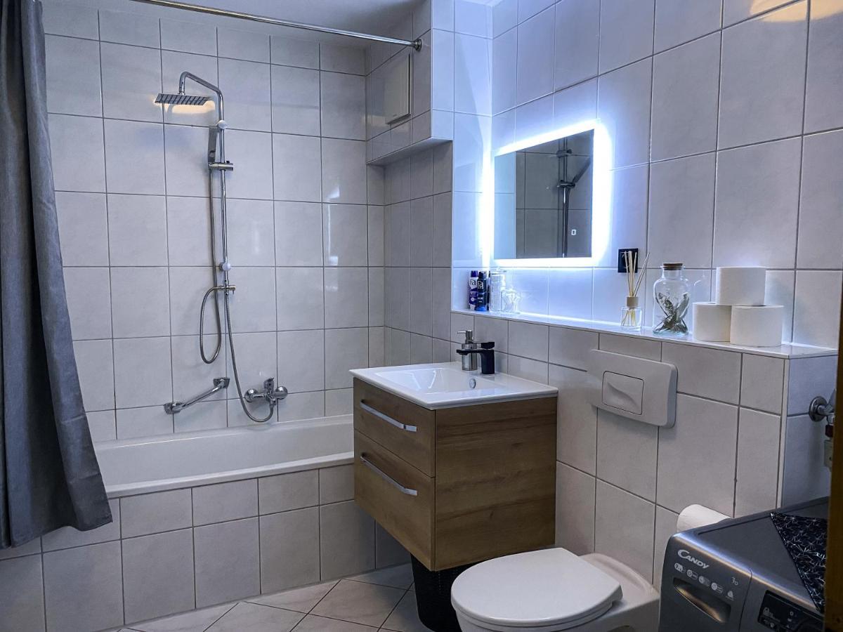 Wohlfuehl-Apartment Mit Kostenfreier Tiefgarage, Wifi & Terrasse Leipzig Eksteriør bilde